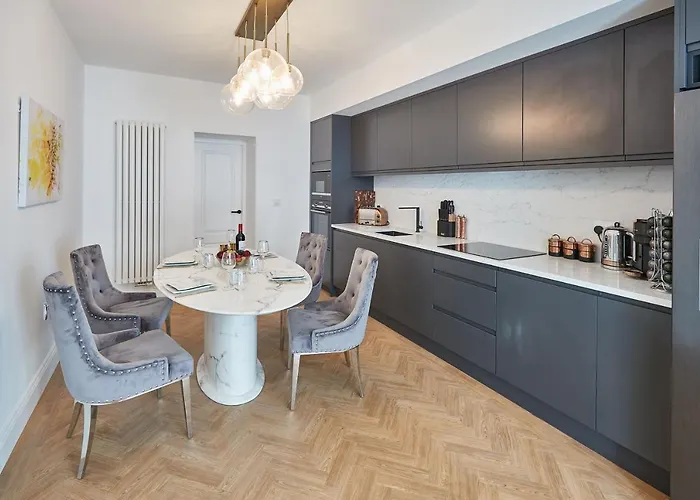 Host & - Oxford House Harrogate